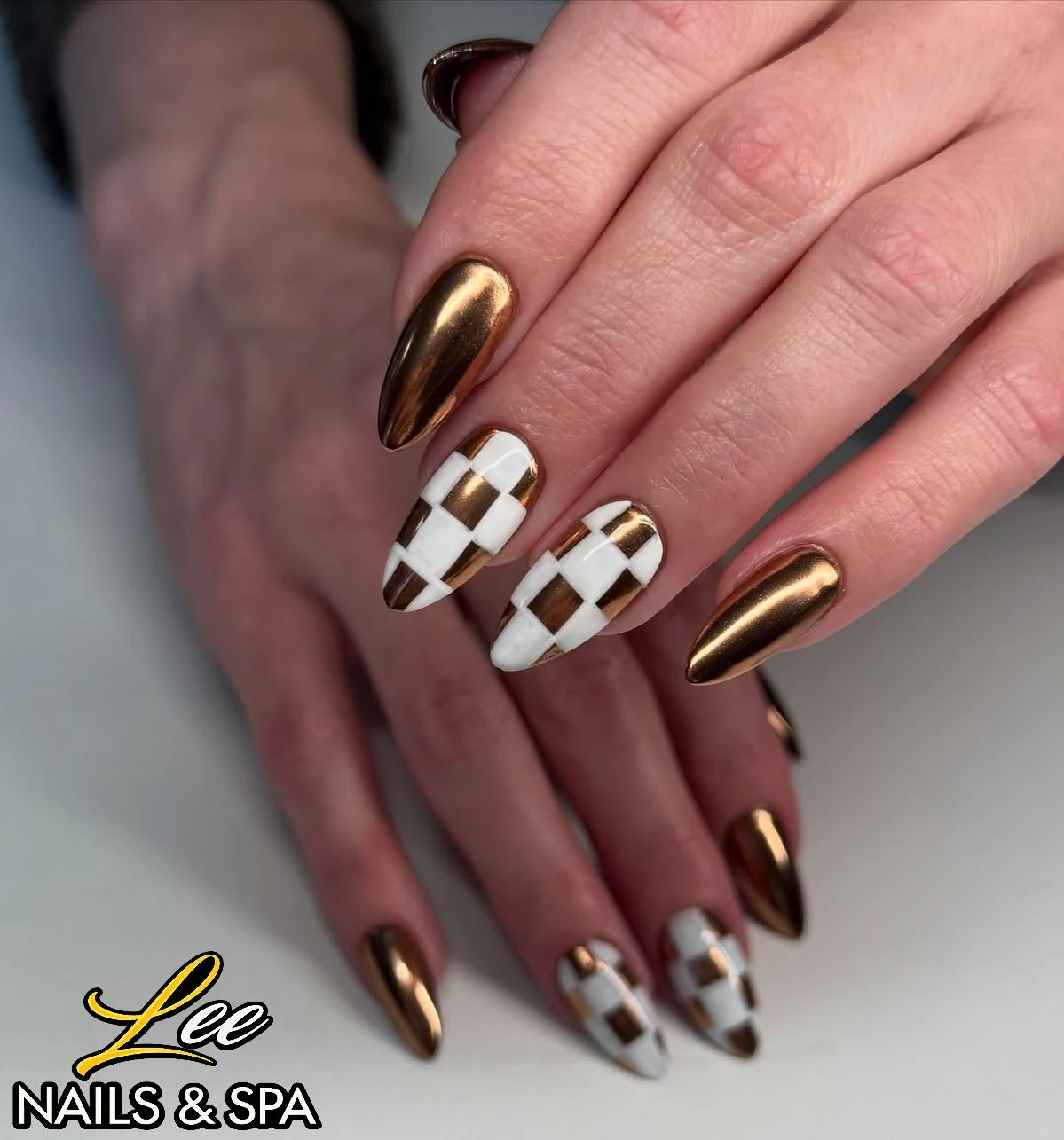 September nail trends and seasonal nail designs